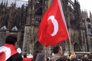 Almanya'da 'darbe karşıtı miting'e Cumhurbaşkanı Erdoğan'ın telekonferans yöntemiyle bağlanması yasaklandı