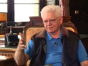 Oktay Sinanoğlu'ndan Türkiye ve Türkçe Hakıkında birkaç ders